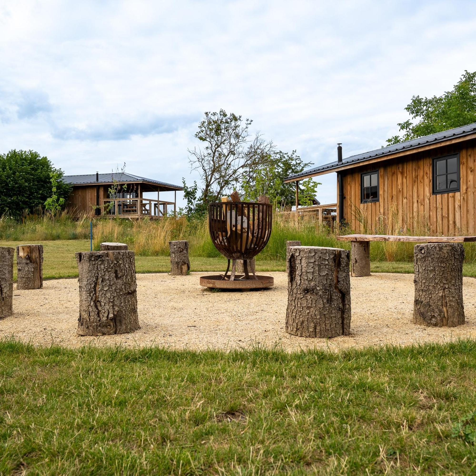Ecau Lodge - Logement Insolite A 30Km De Pairi Daiza Écaussinnes-dʼEnghien Bagian luar foto